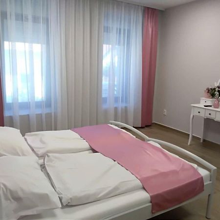Alma Vendeghaz Hotel Veszprem Luaran gambar