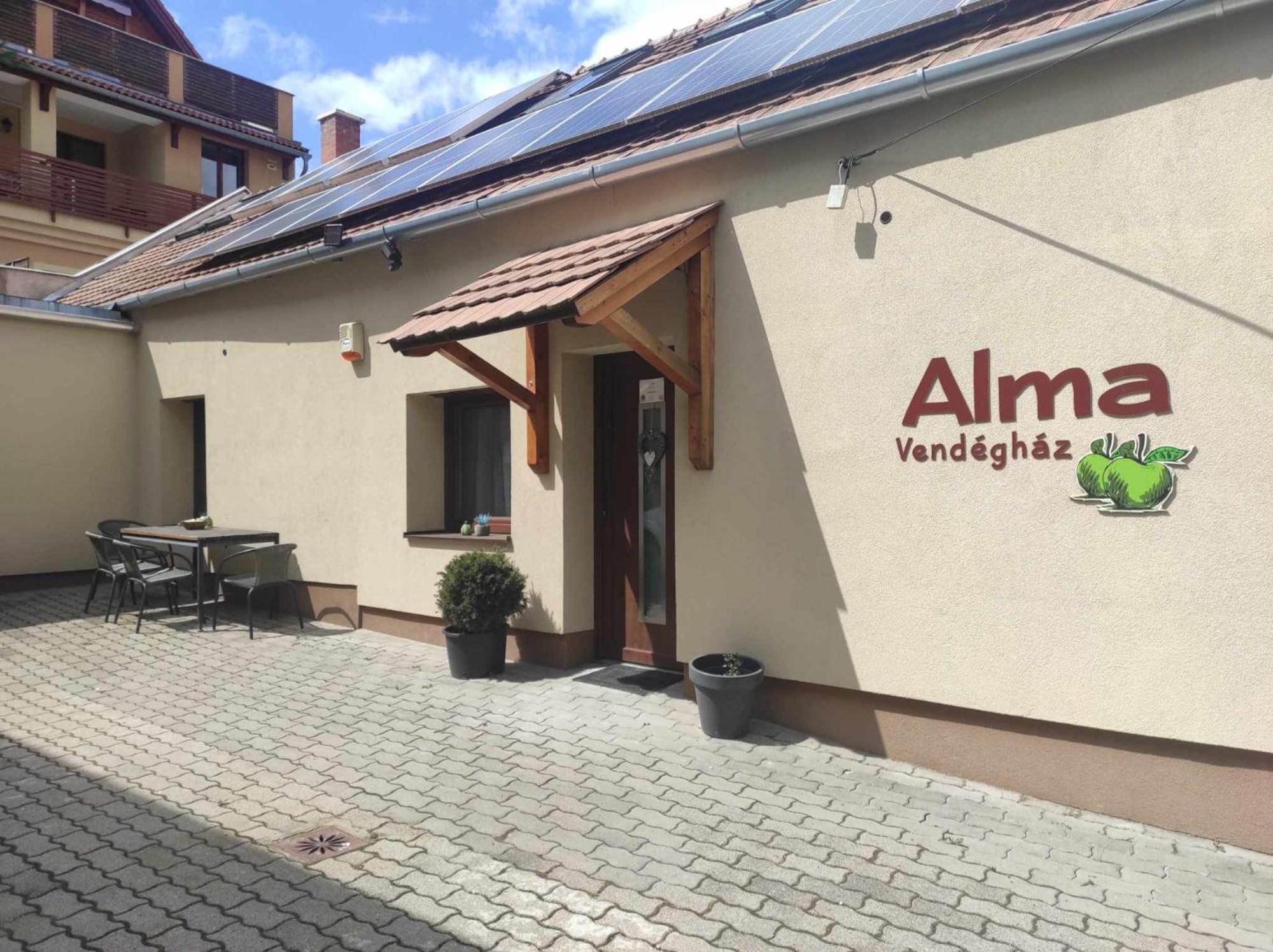 Alma Vendeghaz Hotel Veszprem Luaran gambar