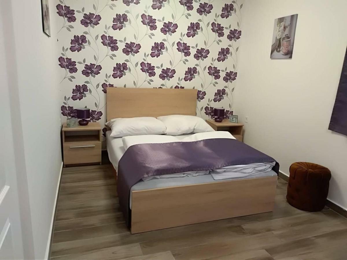 Alma Vendeghaz Hotel Veszprem Luaran gambar