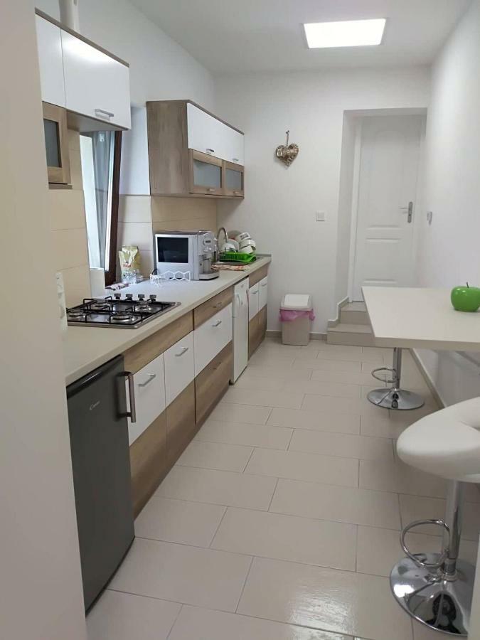 Alma Vendeghaz Hotel Veszprem Luaran gambar